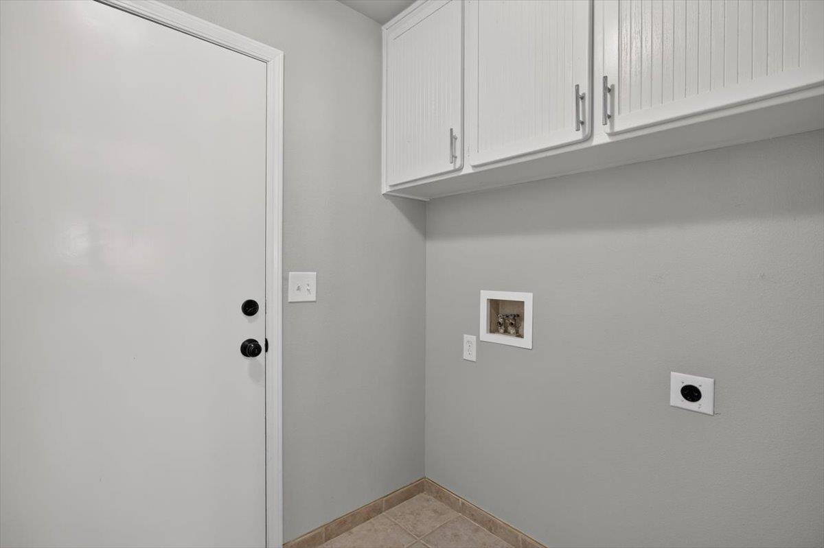2539 Stuart Ave, Clovis, CA 93611