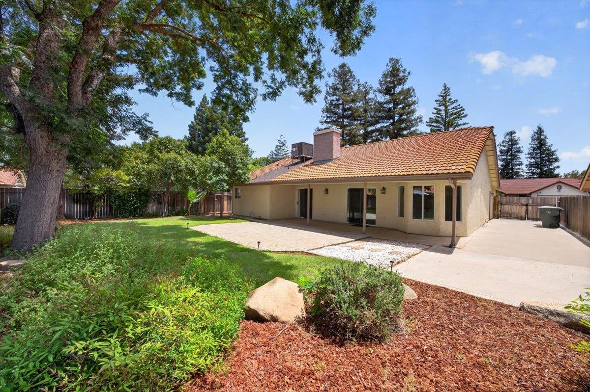 2539 Stuart Ave, Clovis, CA 93611