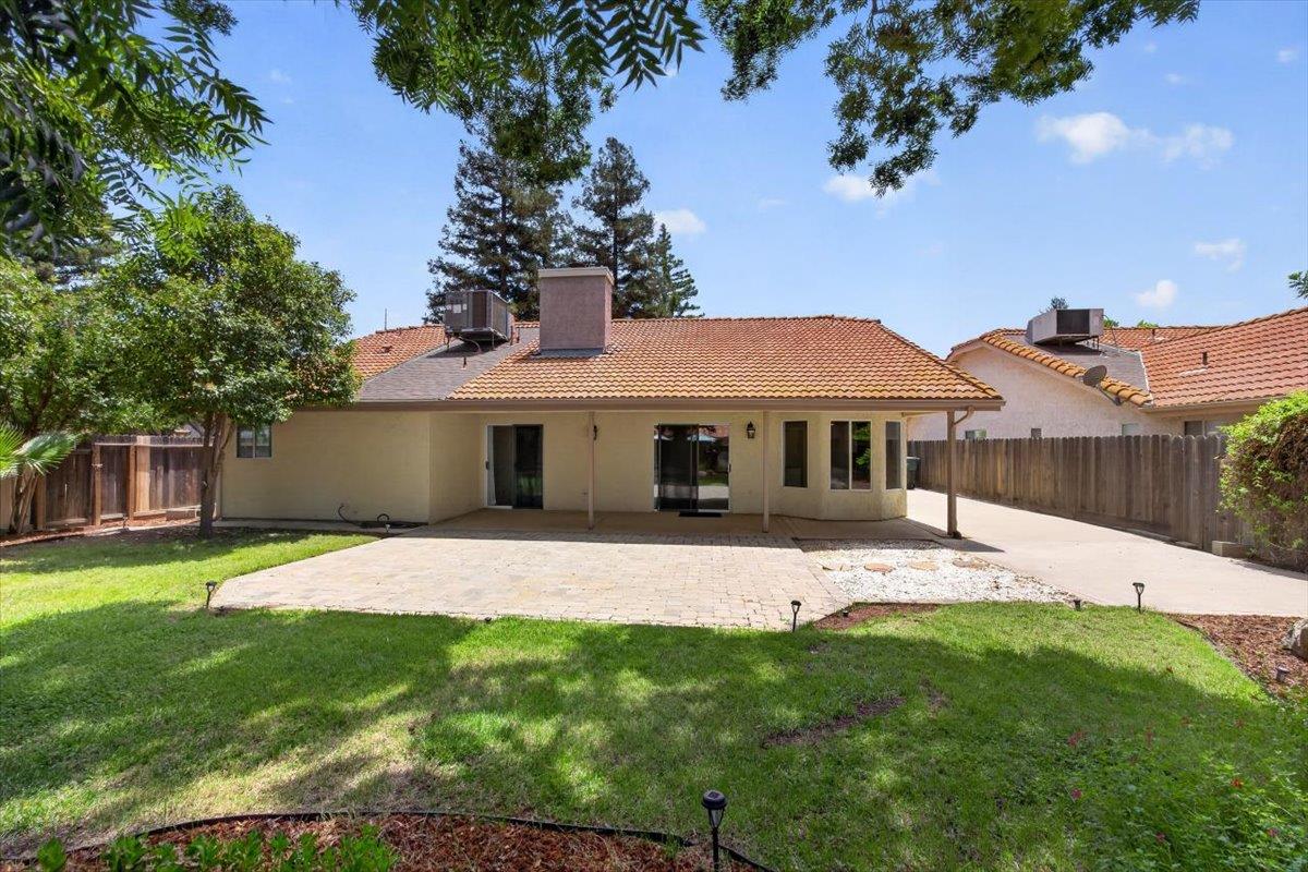 2539 Stuart Ave, Clovis, CA 93611