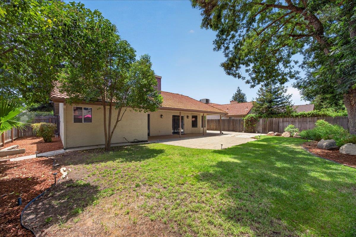 2539 Stuart Ave, Clovis, CA 93611