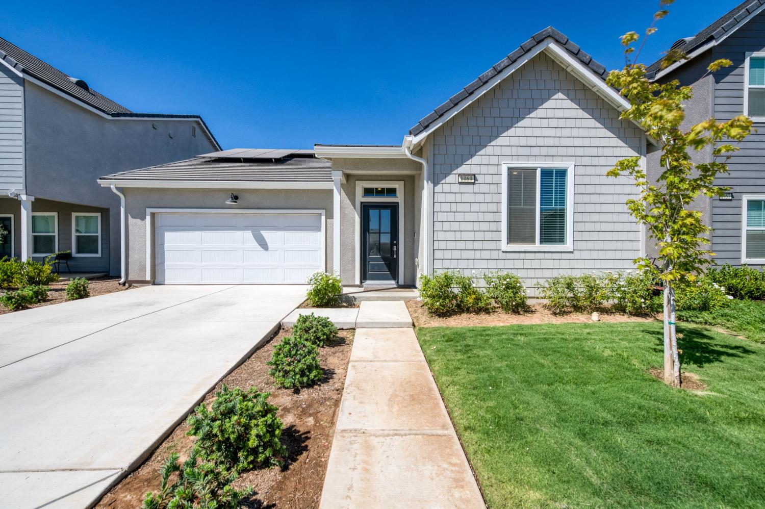 1069 Wolverton Way W, Madera, CA 93636