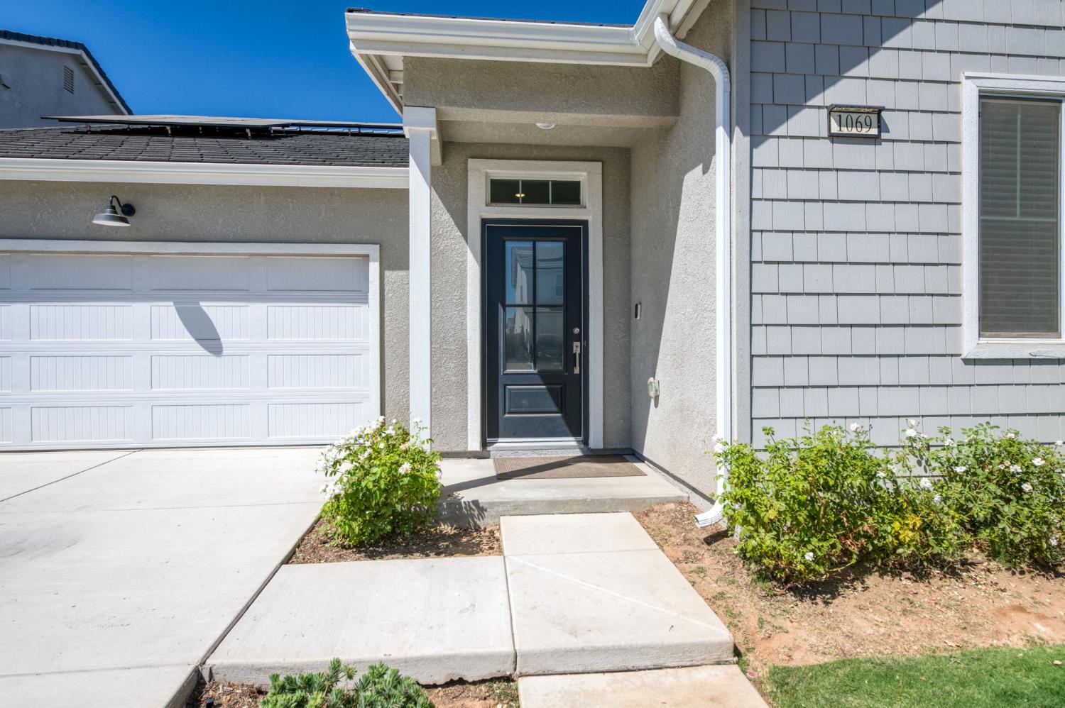 1069 Wolverton Way W, Madera, CA 93636