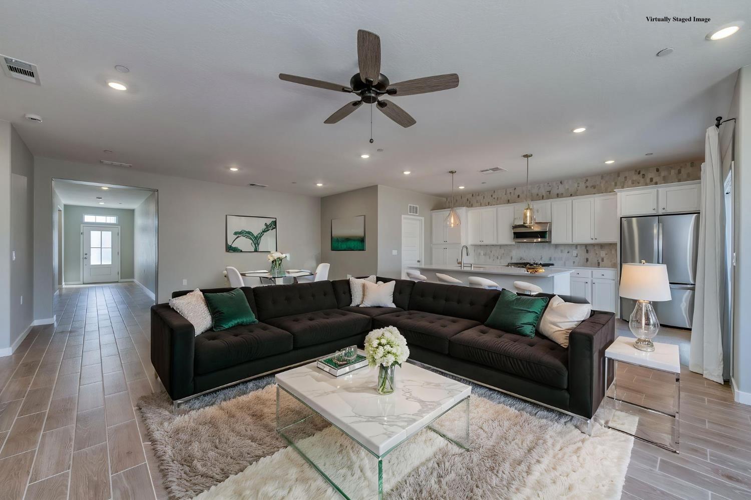 1069 Wolverton Way W, Madera, CA 93636