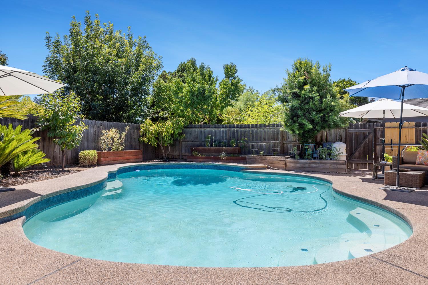 1325 W Magill Ave, Fresno, CA 93711
