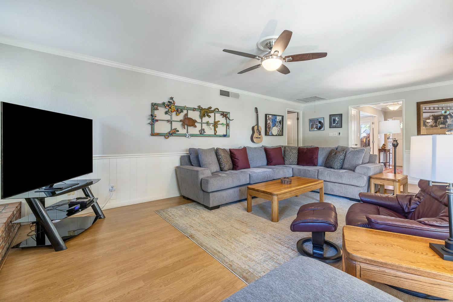 1325 W Magill Ave, Fresno, CA 93711