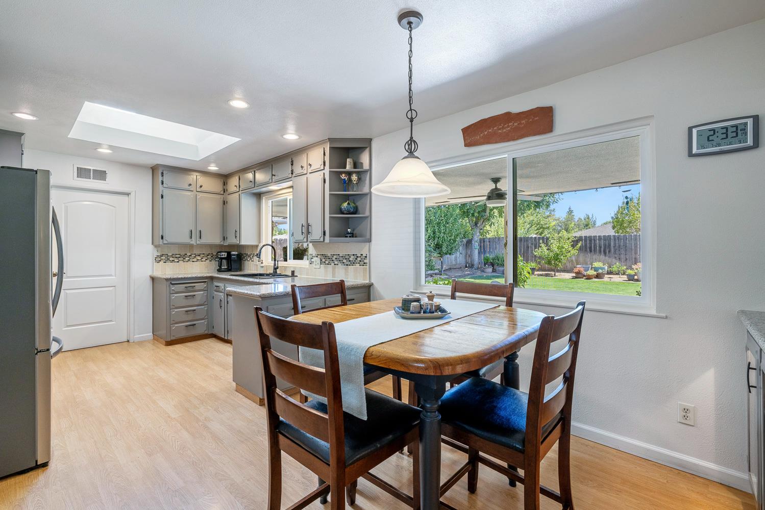 1325 W Magill Ave, Fresno, CA 93711