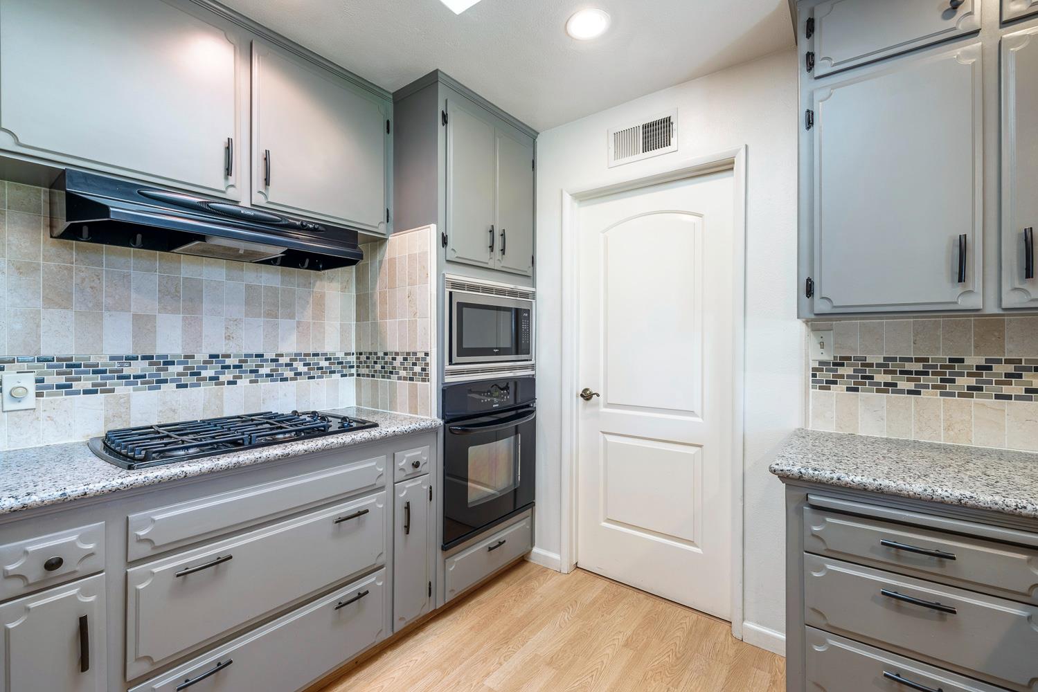 1325 W Magill Ave, Fresno, CA 93711