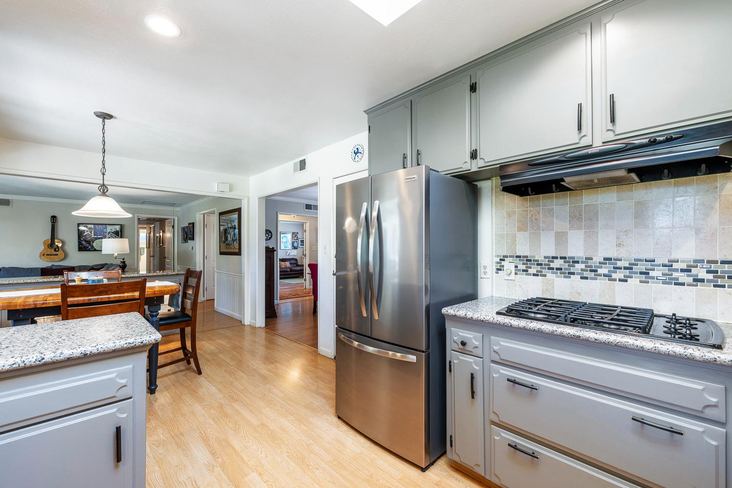 1325 W Magill Ave, Fresno, CA 93711