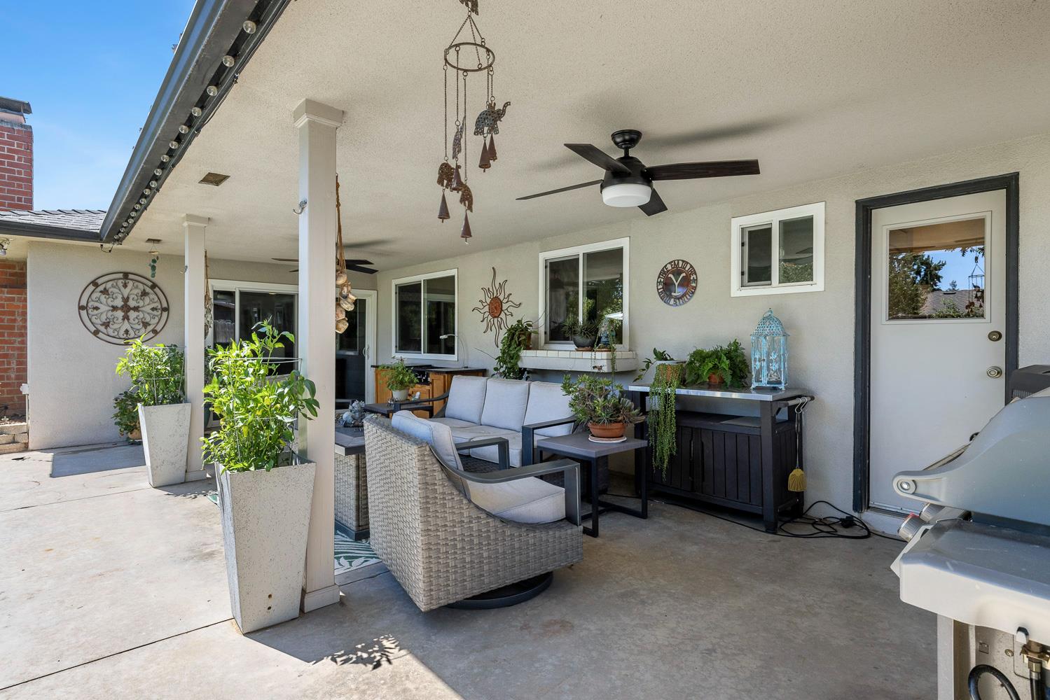 1325 W Magill Ave, Fresno, CA 93711