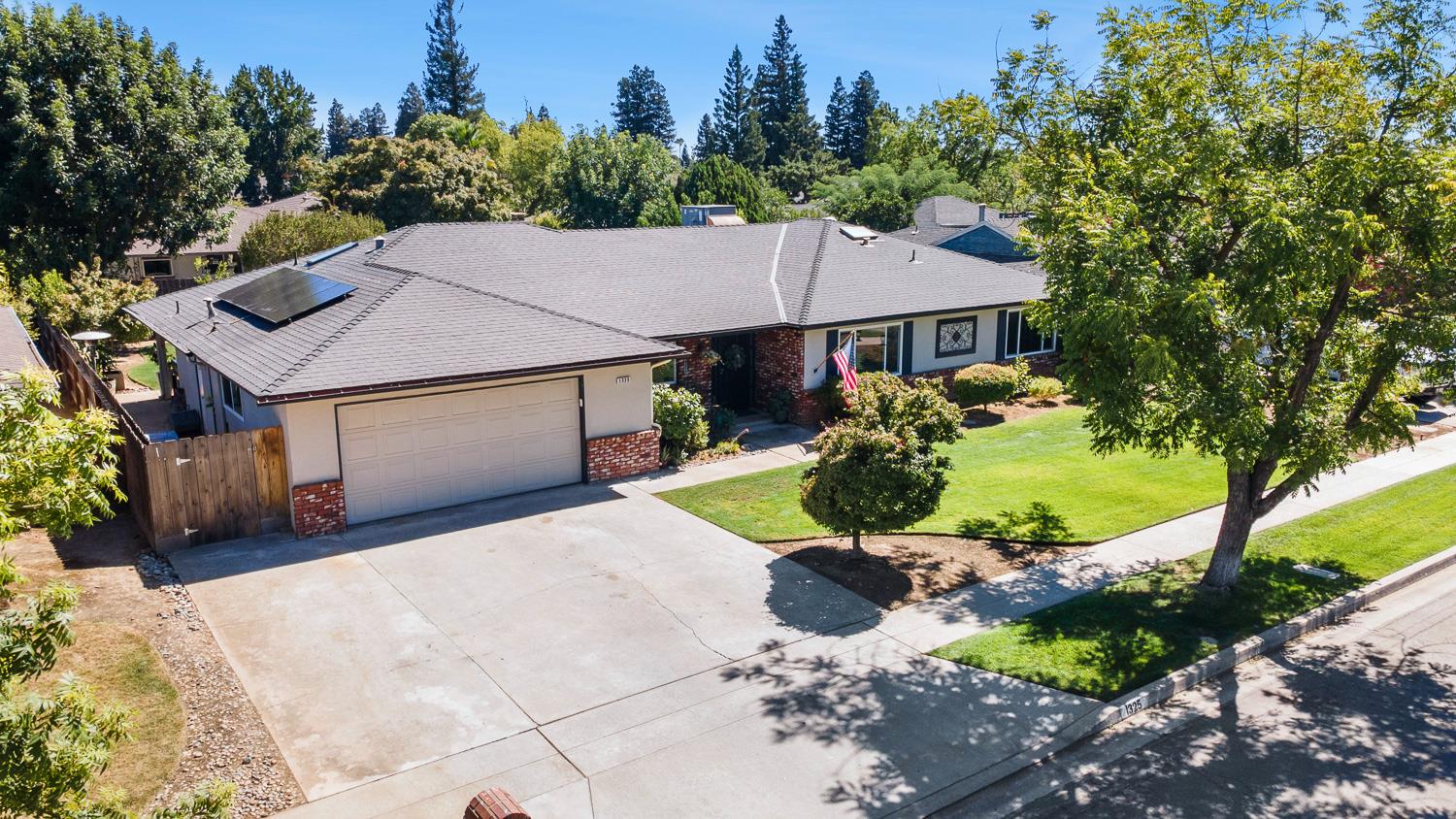 1325 W Magill Ave, Fresno, CA 93711