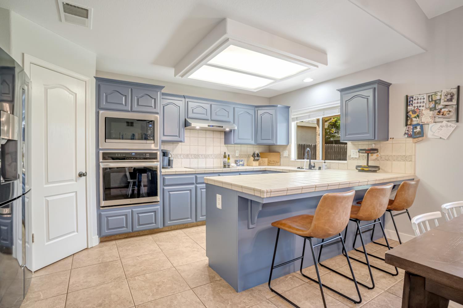 2594 E Kelso Ave, Fresno, CA 93720