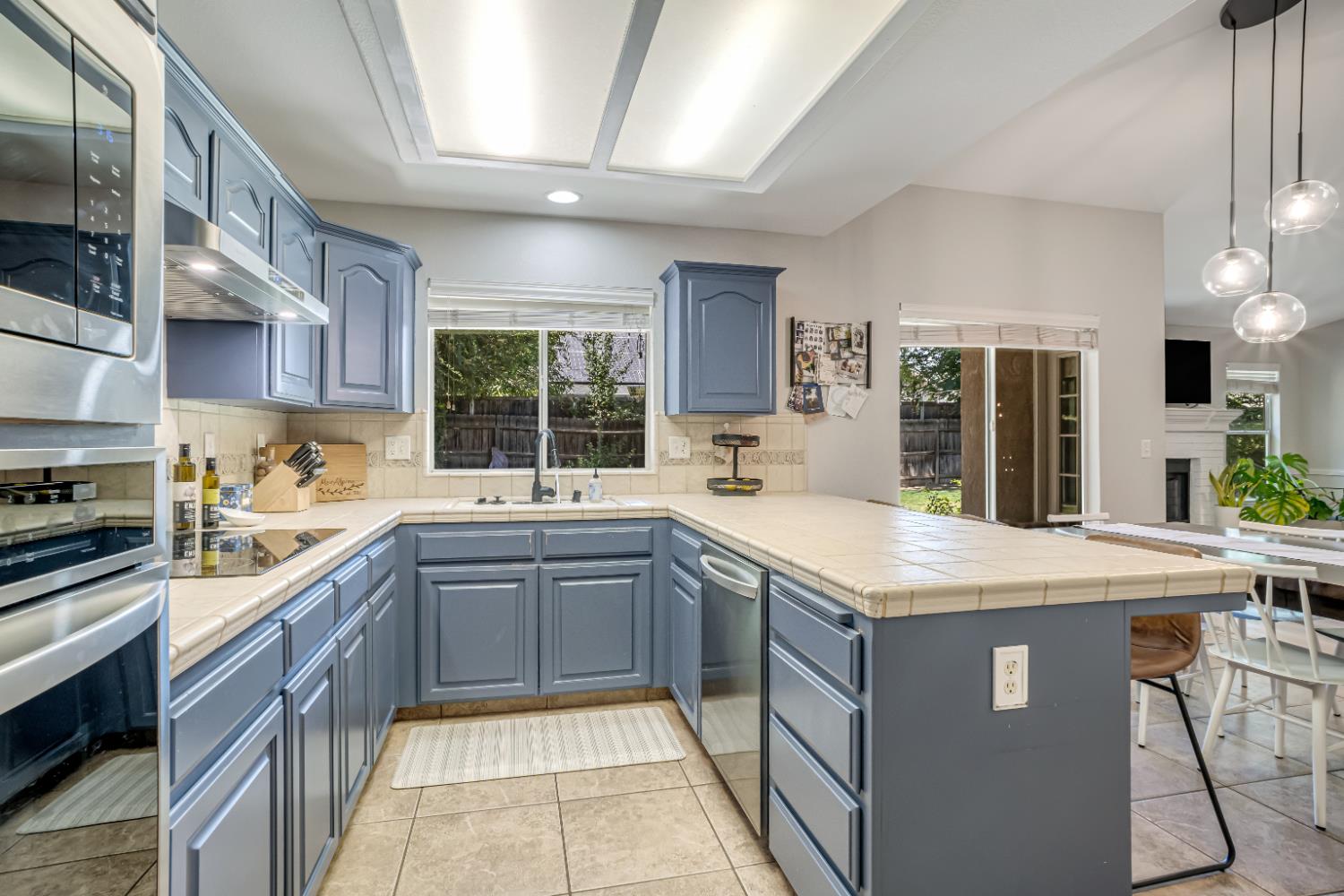 2594 E Kelso Ave, Fresno, CA 93720