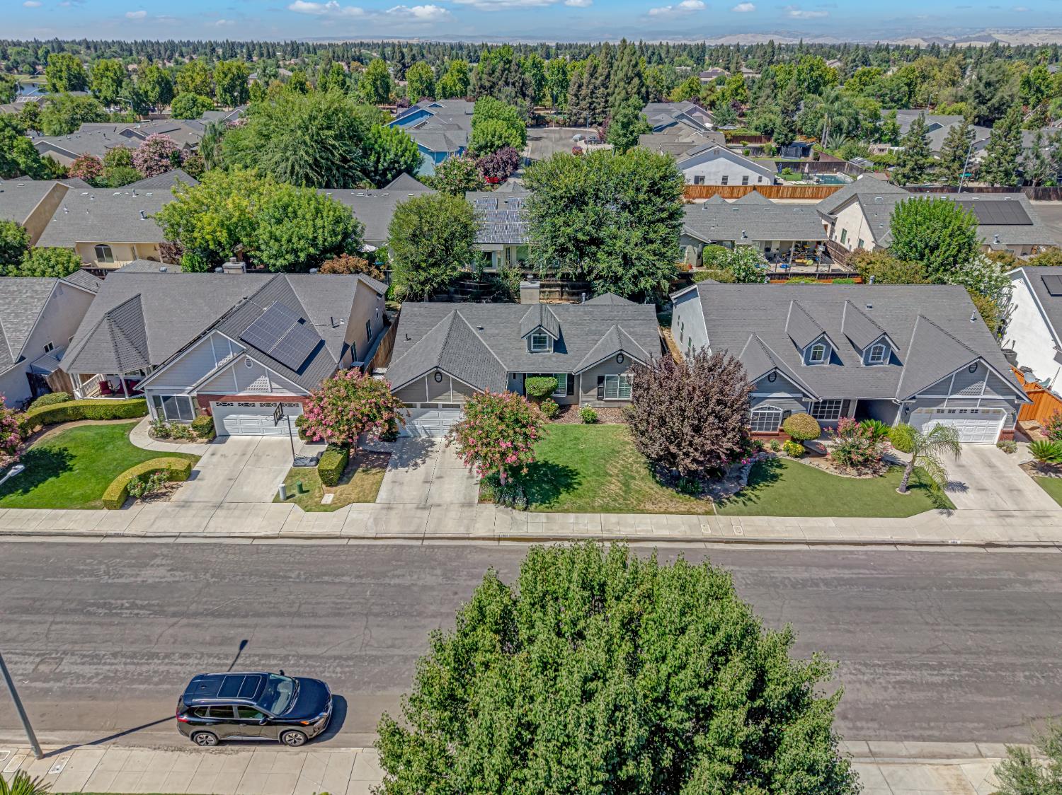 2594 E Kelso Ave, Fresno, CA 93720