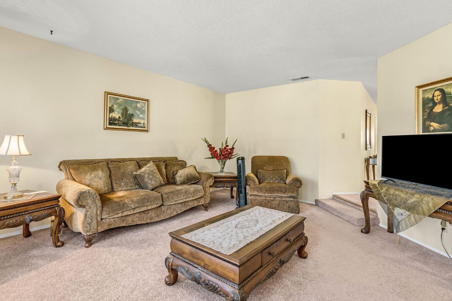 5618 N 9Th St, Fresno, CA 93710