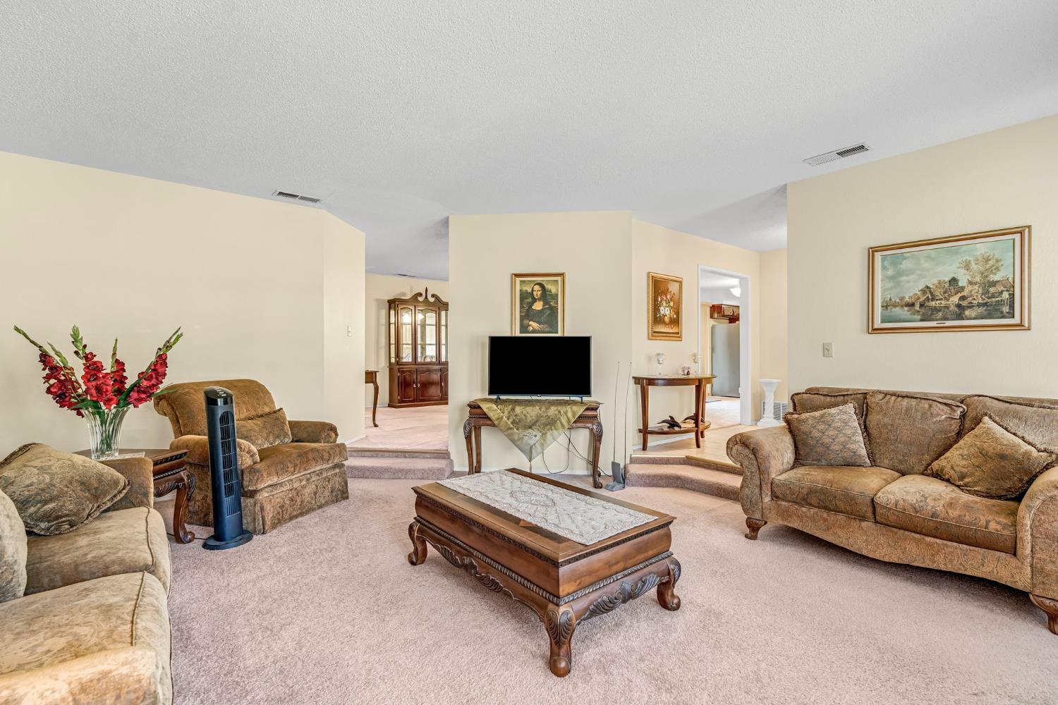 5618 N 9Th St, Fresno, CA 93710