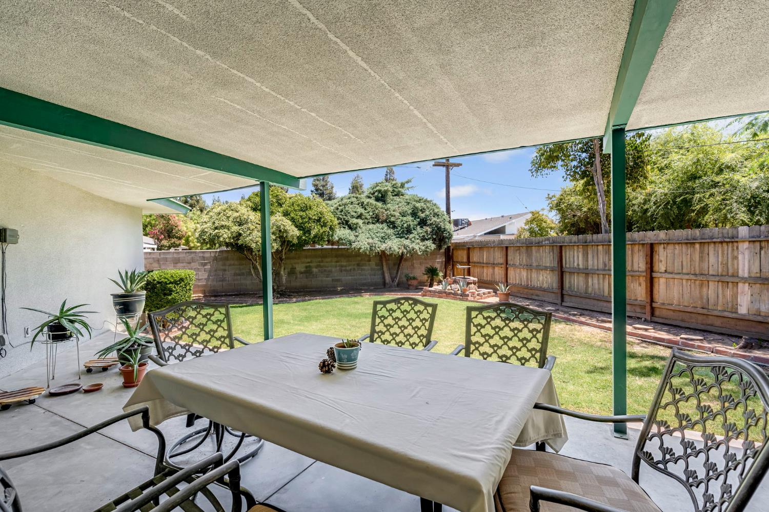 5618 N 9Th St, Fresno, CA 93710