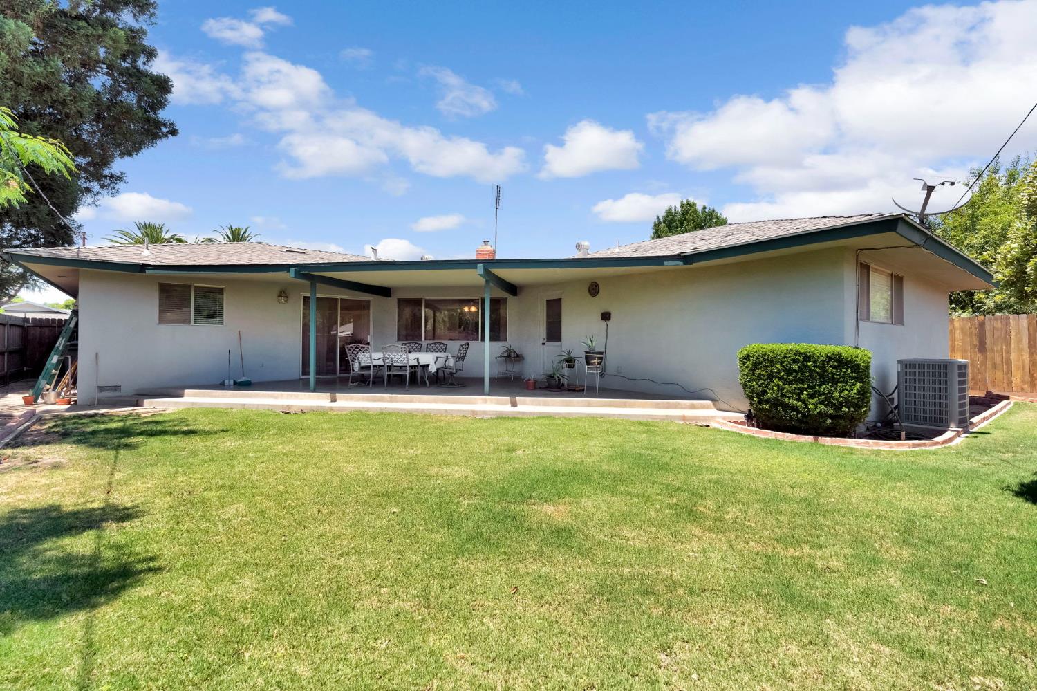 5618 N 9Th St, Fresno, CA 93710
