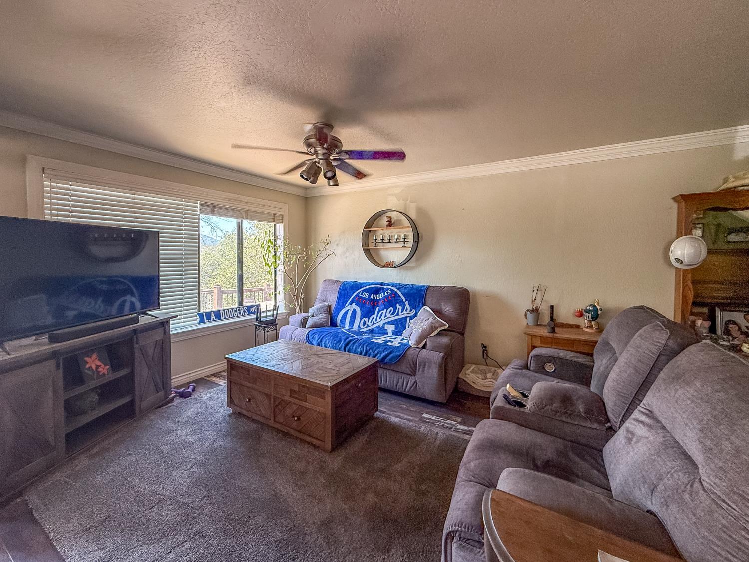 42306 Snowline Ct, Oakhurst, CA 93644