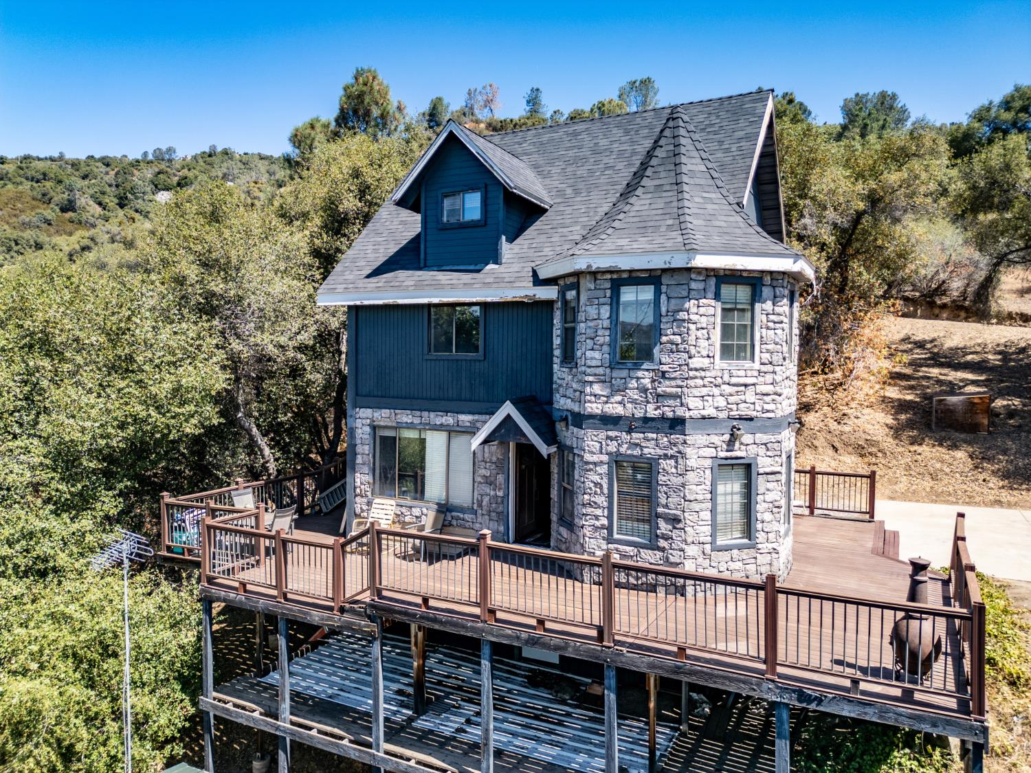 42306 Snowline Ct, Oakhurst, CA 93644