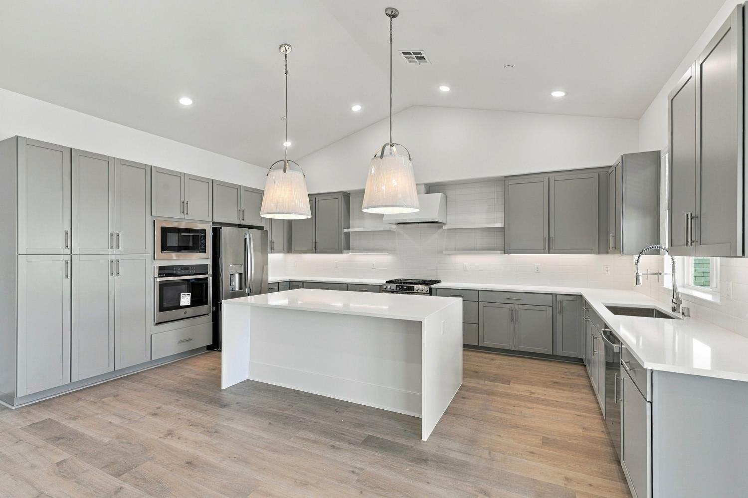 17055 Ta-Wan-Ka Rd, Apple Valley, CA 92307