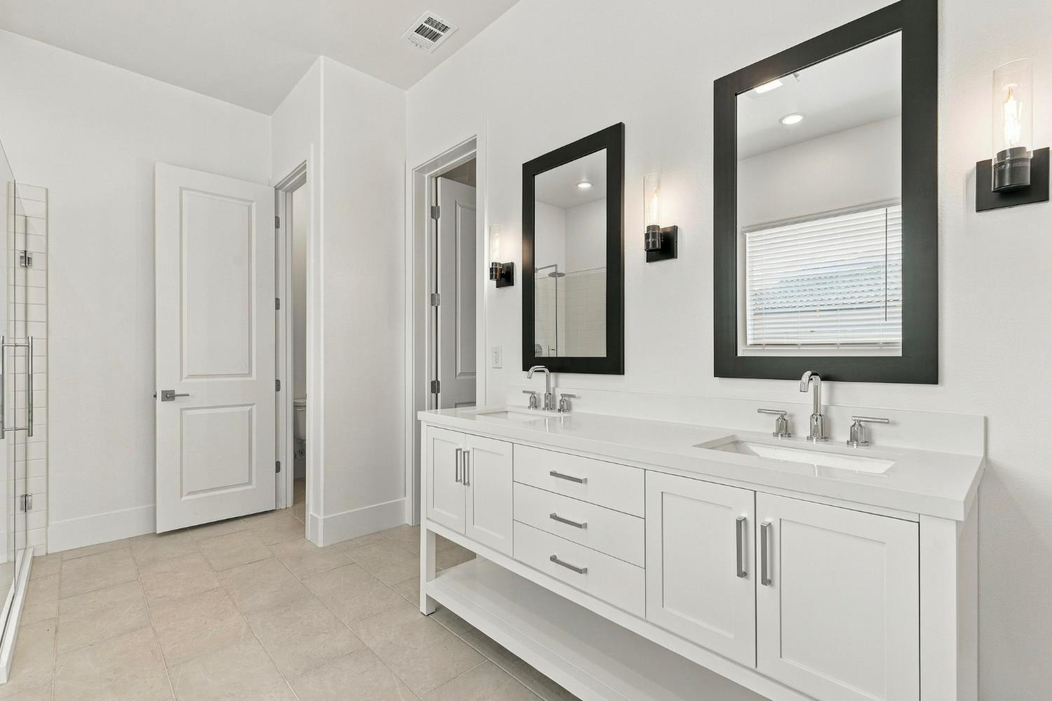 17055 Ta-Wan-Ka Rd, Apple Valley, CA 92307