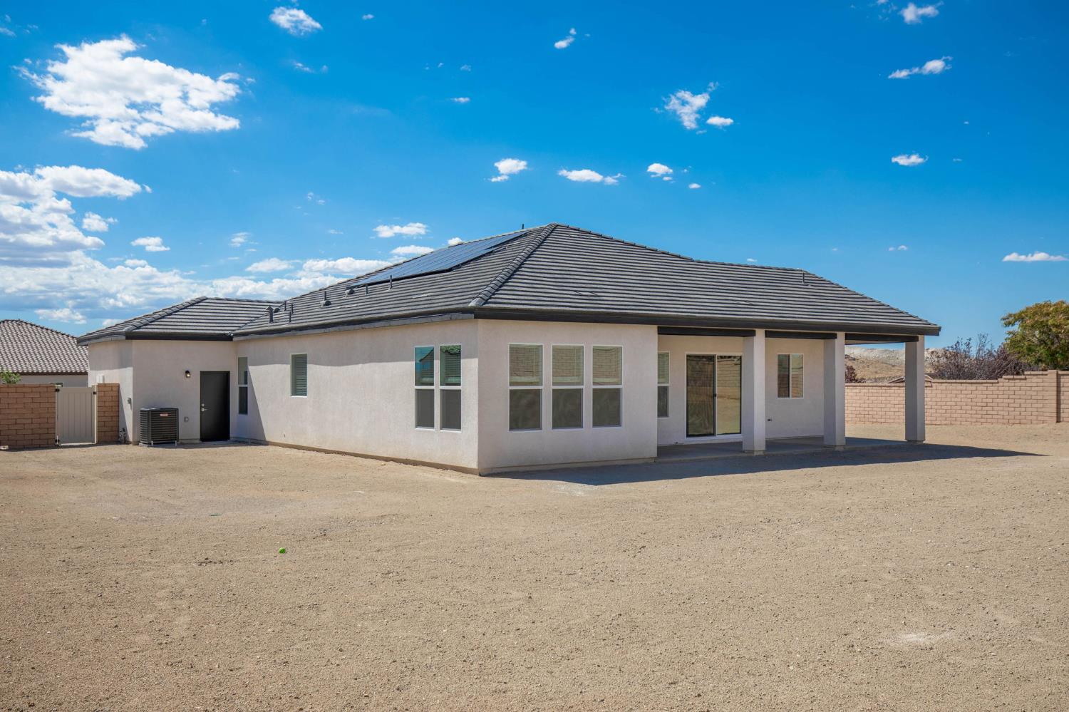 17055 Ta-Wan-Ka Rd, Apple Valley, CA 92307