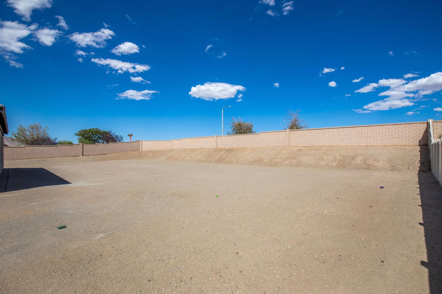 17055 Ta-Wan-Ka Rd, Apple Valley, CA 92307