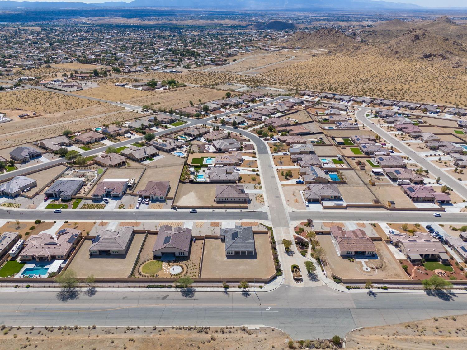 17055 Ta-Wan-Ka Rd, Apple Valley, CA 92307