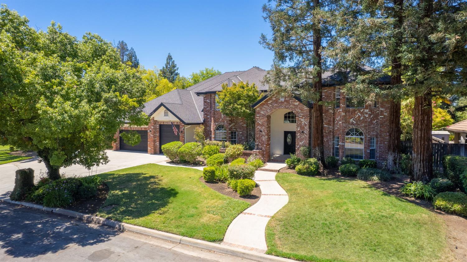 9935 N Madison Ridge Rd, Fresno, CA 93720