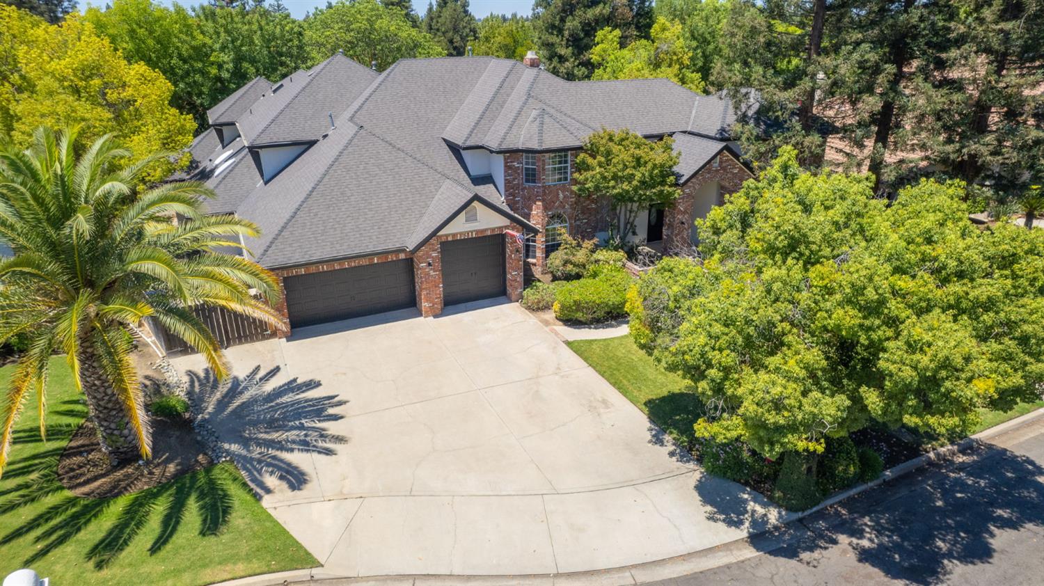 9935 N Madison Ridge Rd, Fresno, CA 93720