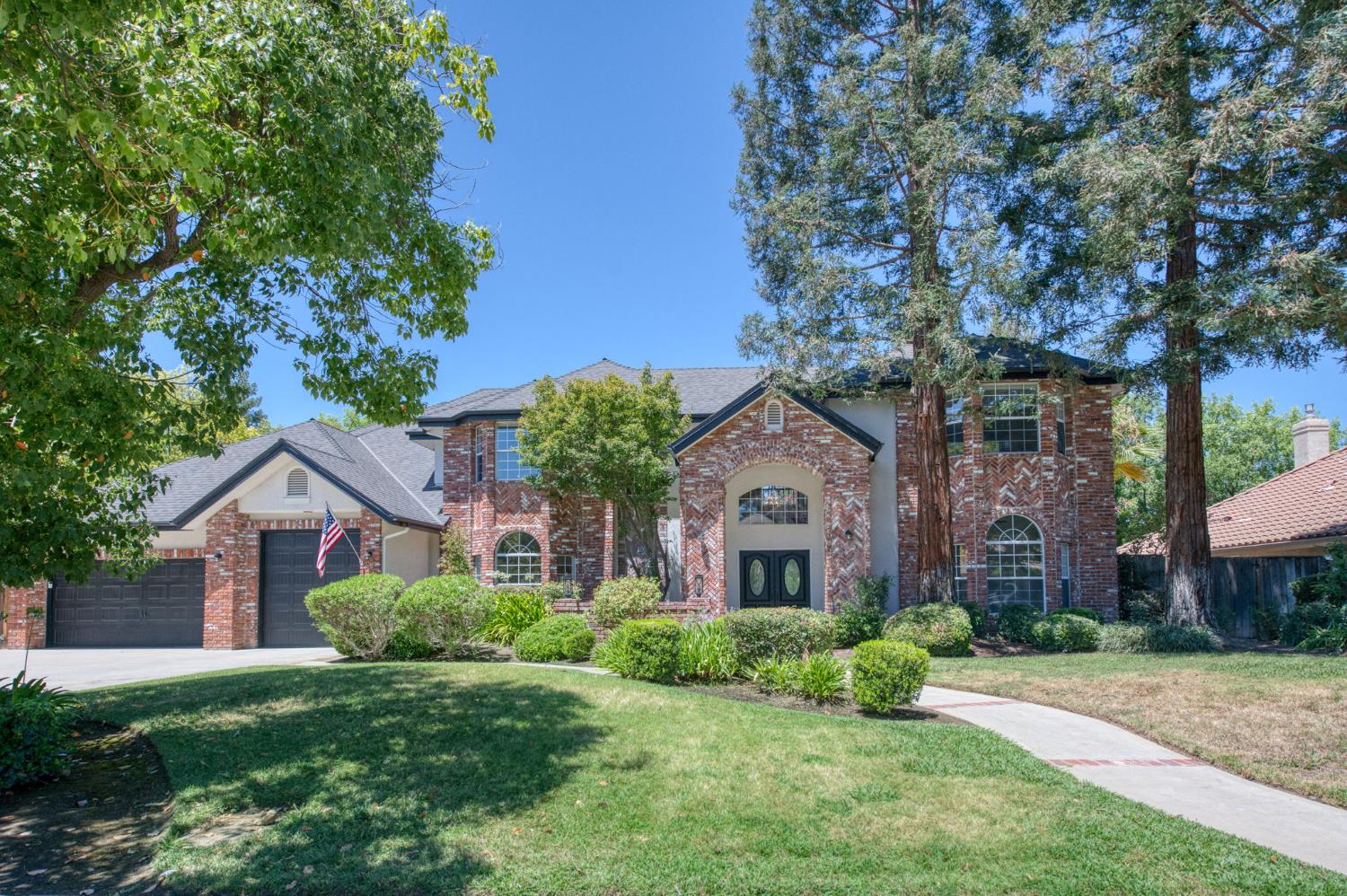 9935 N Madison Ridge Rd, Fresno, CA 93720