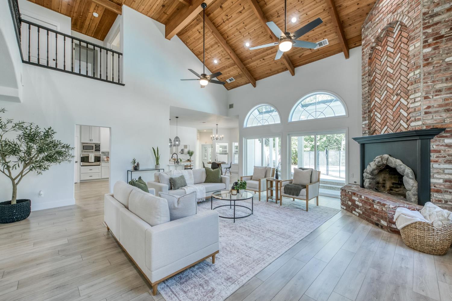 9935 N Madison Ridge Rd, Fresno, CA 93720