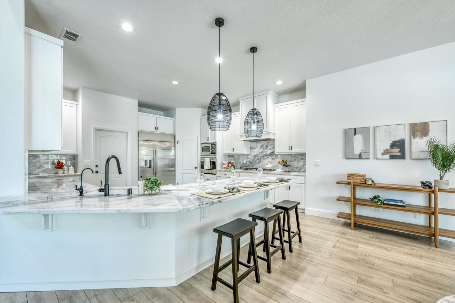 9935 N Madison Ridge Rd, Fresno, CA 93720