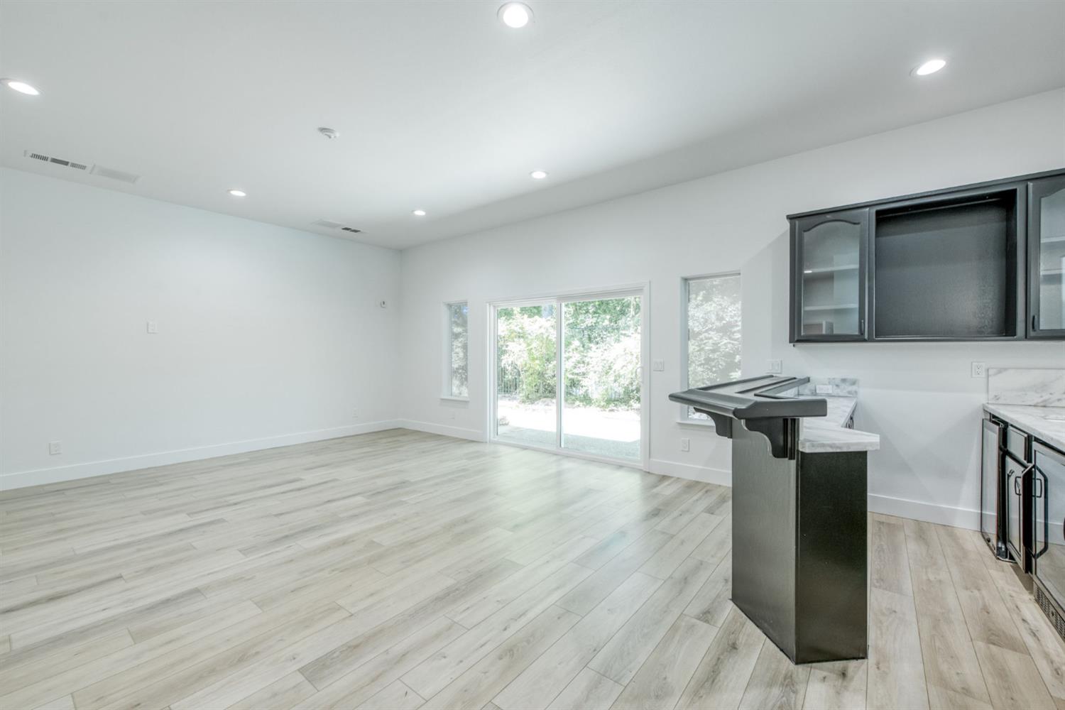 9935 N Madison Ridge Rd, Fresno, CA 93720