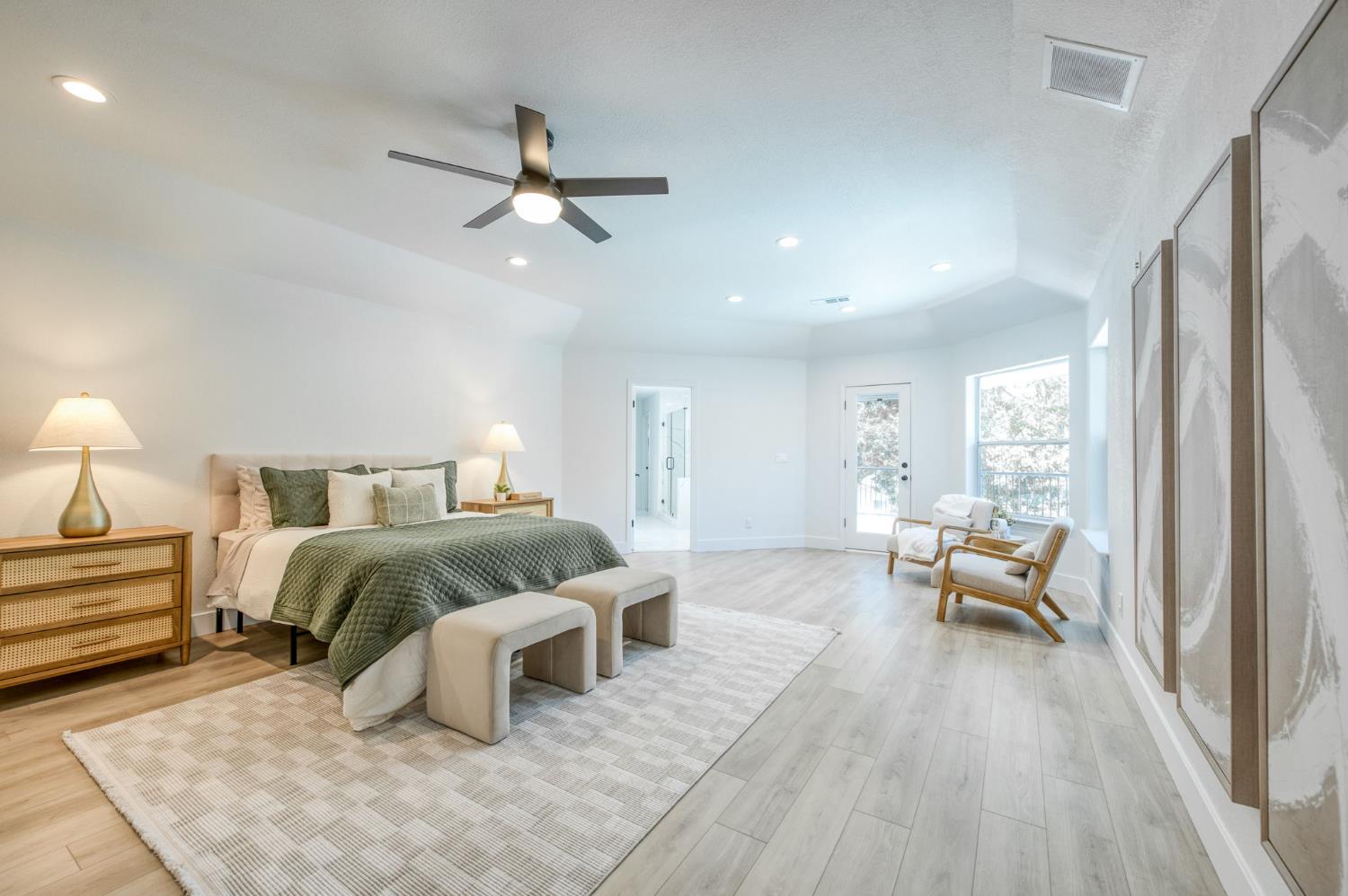 9935 N Madison Ridge Rd, Fresno, CA 93720