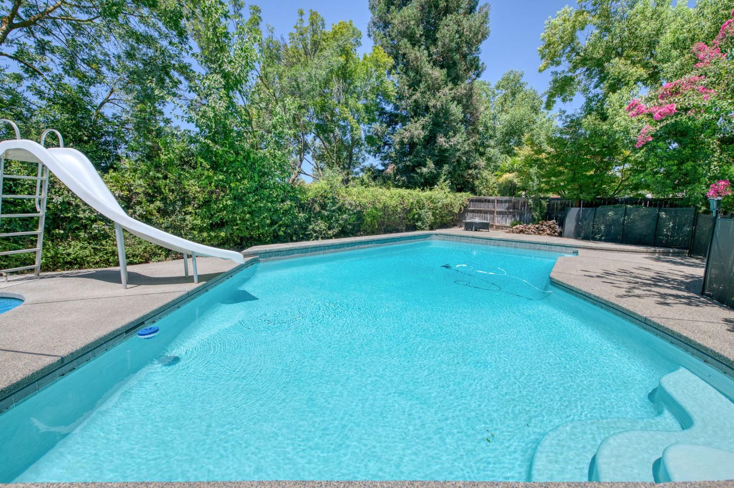 9935 N Madison Ridge Rd, Fresno, CA 93720
