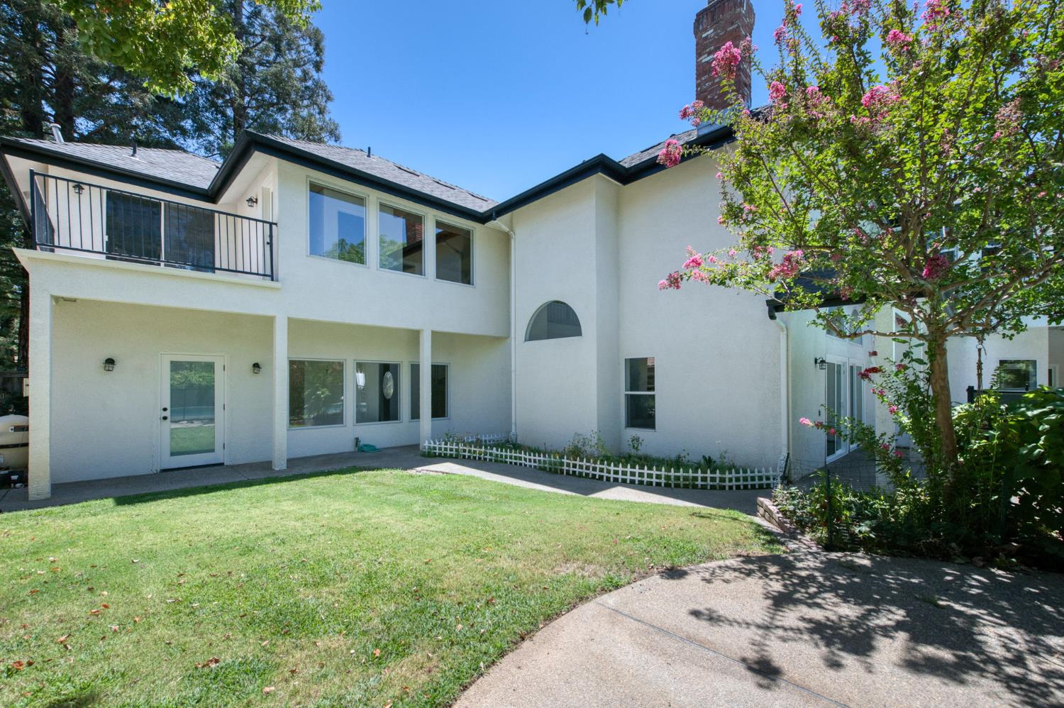 9935 N Madison Ridge Rd, Fresno, CA 93720