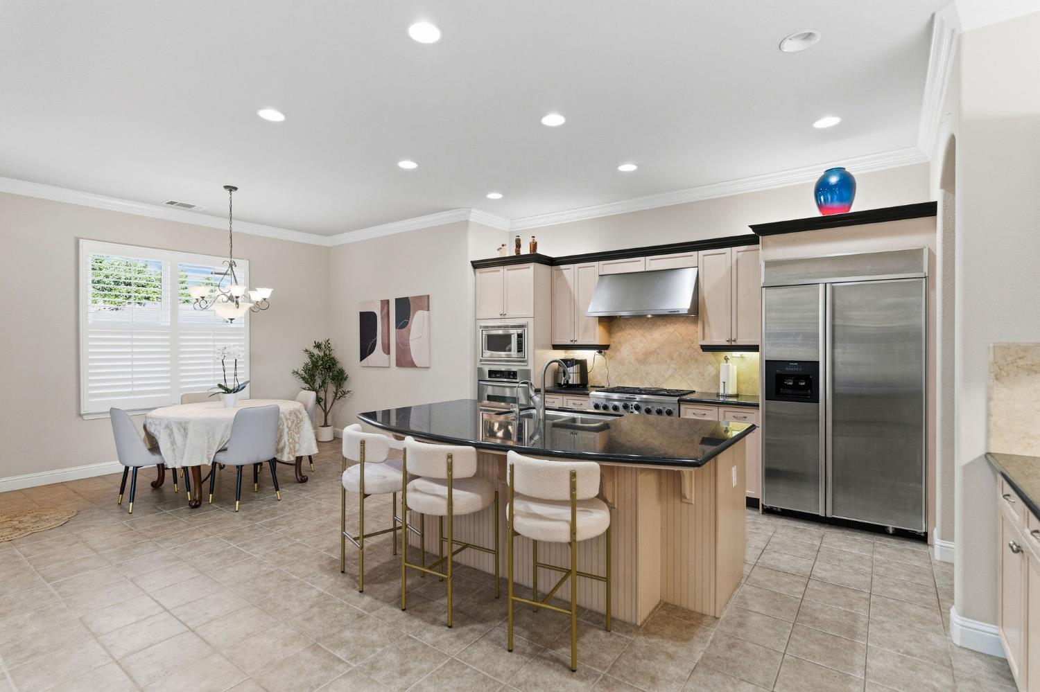 10788 N Golden Eagle Dr, Fresno, CA 93730