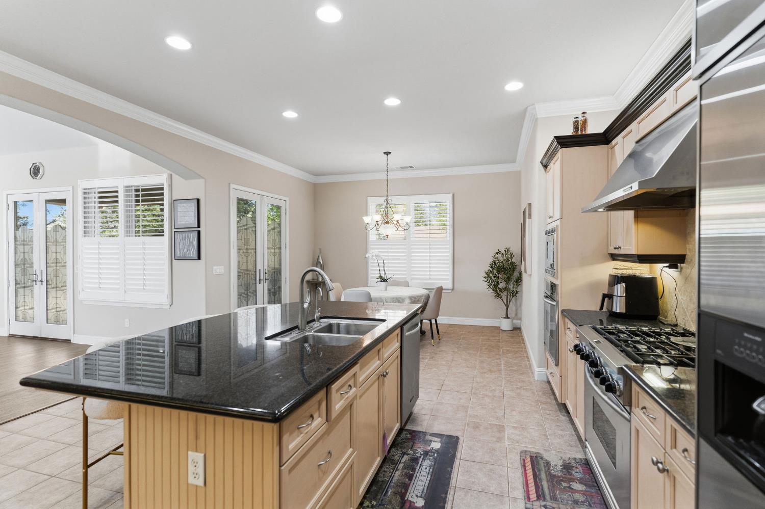 10788 N Golden Eagle Dr, Fresno, CA 93730