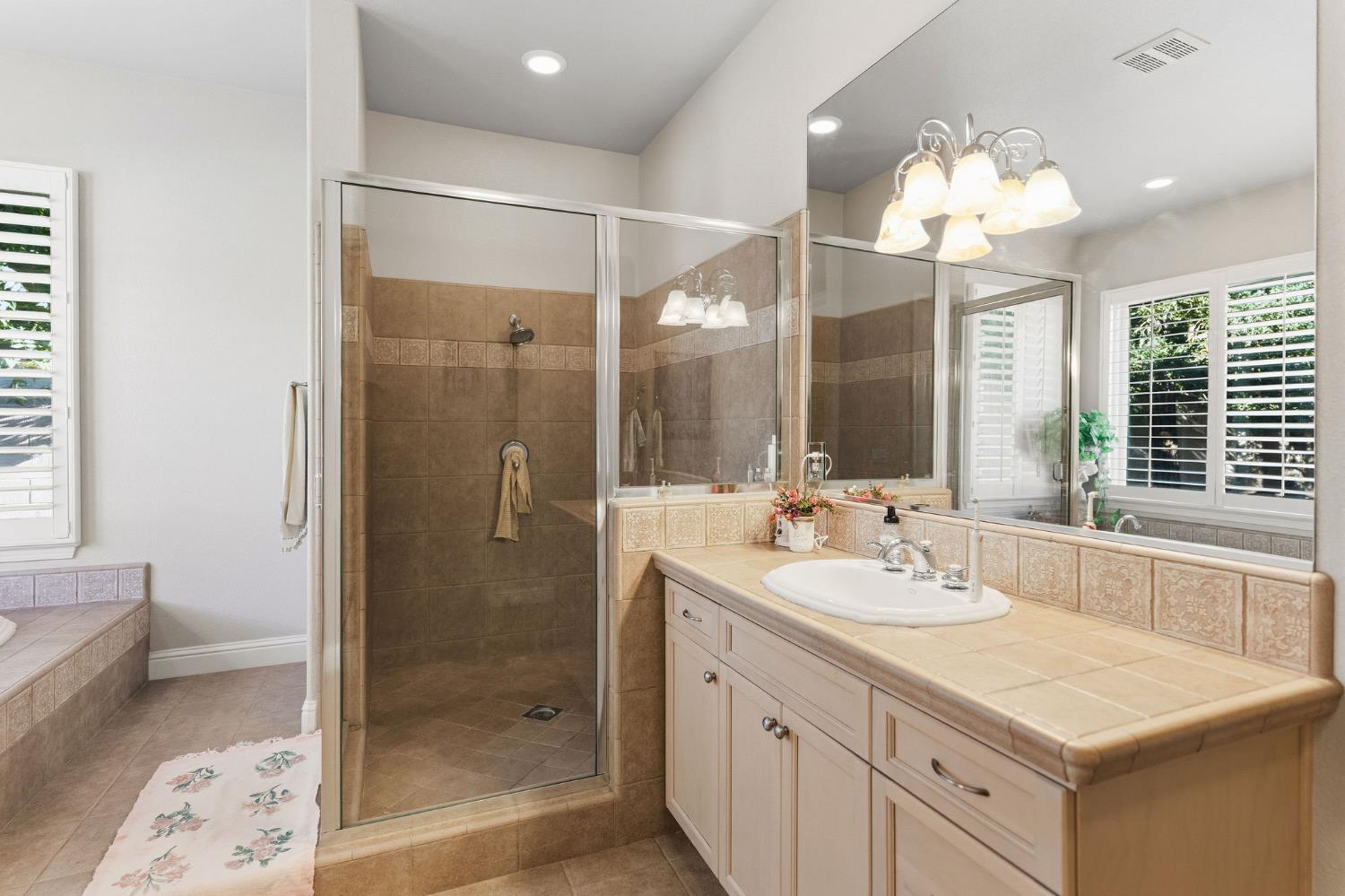 10788 N Golden Eagle Dr, Fresno, CA 93730