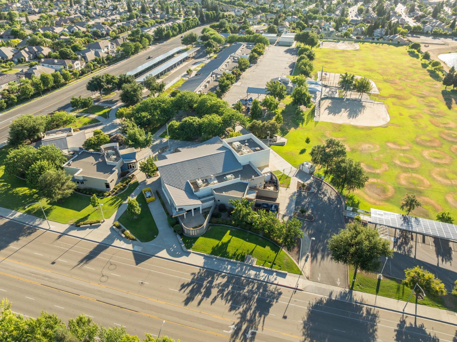 10788 N Golden Eagle Dr, Fresno, CA 93730