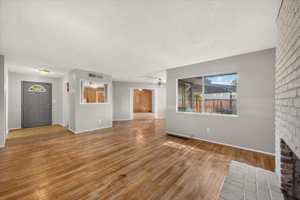 277 W Browning Ave, Fresno, CA 93704