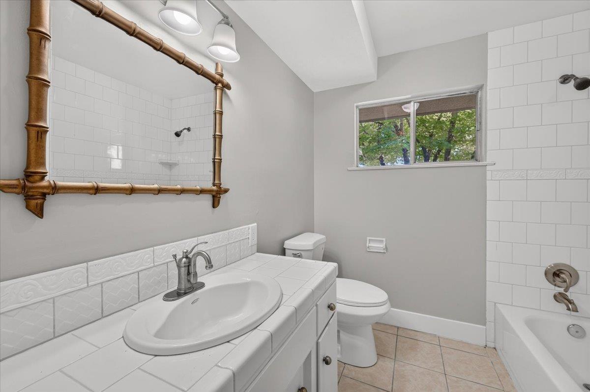 277 W Browning Ave, Fresno, CA 93704