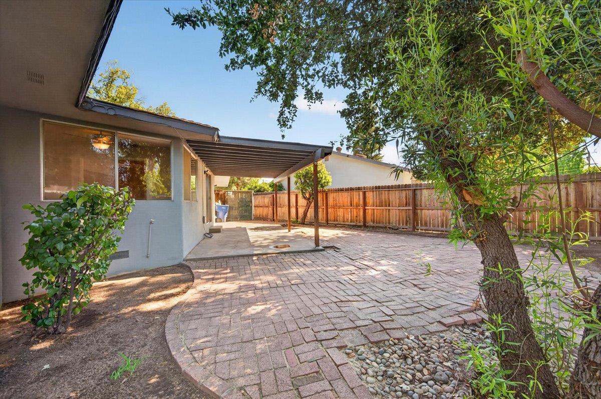 277 W Browning Ave, Fresno, CA 93704