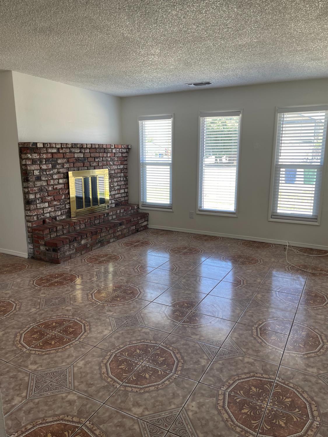 917 Sherman Ave, Corcoran, CA 93212