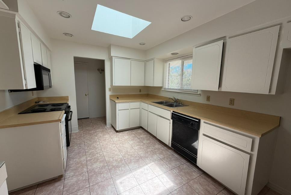 3337 Stanford Ave, Clovis, CA 93611