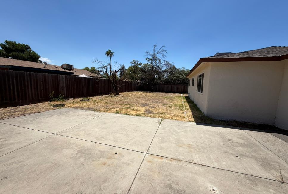 3337 Stanford Ave, Clovis, CA 93611