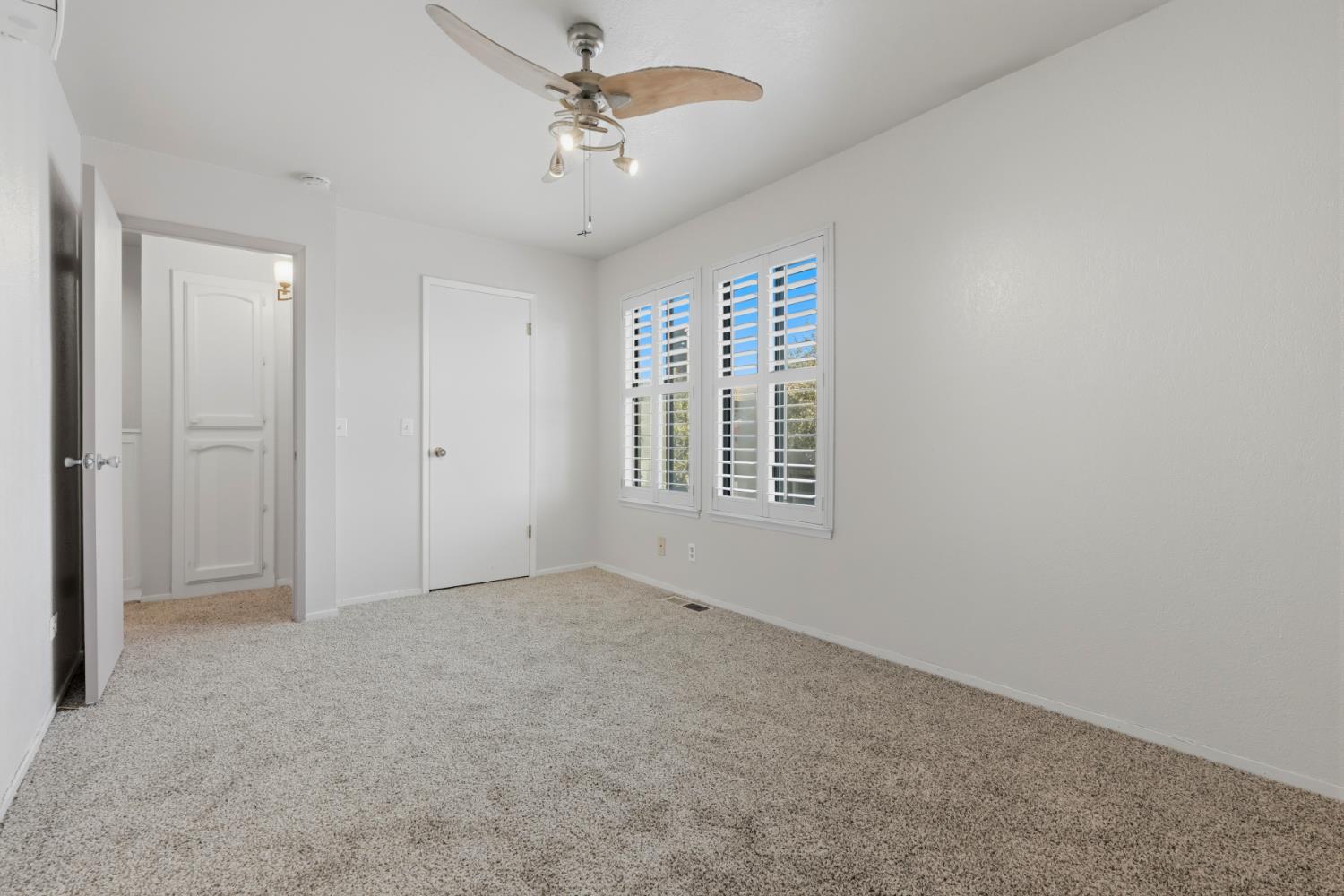 891 Greenfield Ave, Hanford, CA 93230