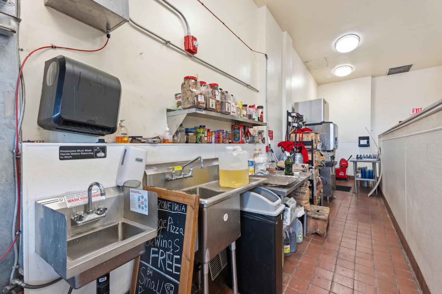 413 W Shields Ave, Fresno, CA 93705