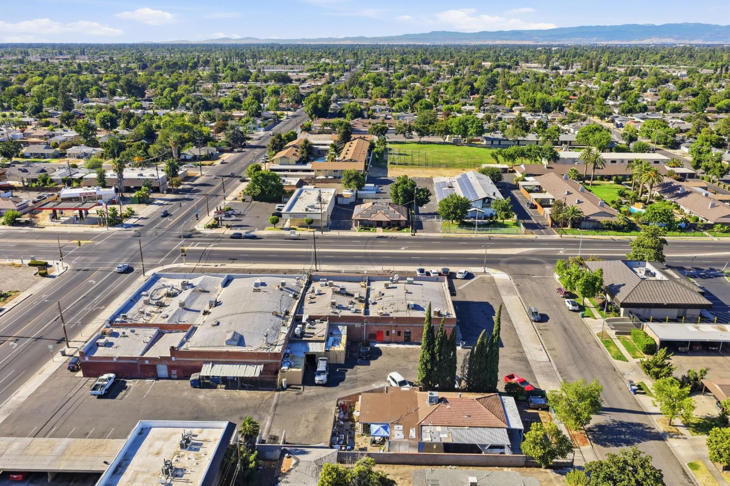 413 W Shields Ave, Fresno, CA 93705